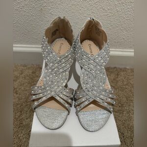 “New” Carter's Clube Glitterring Silver Heels size5